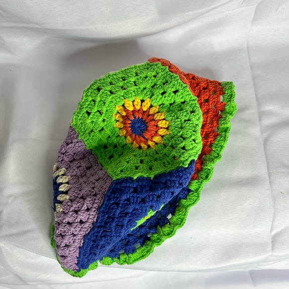 Simple Crochet Hat Multi color flower one size - Picture 5 of 8